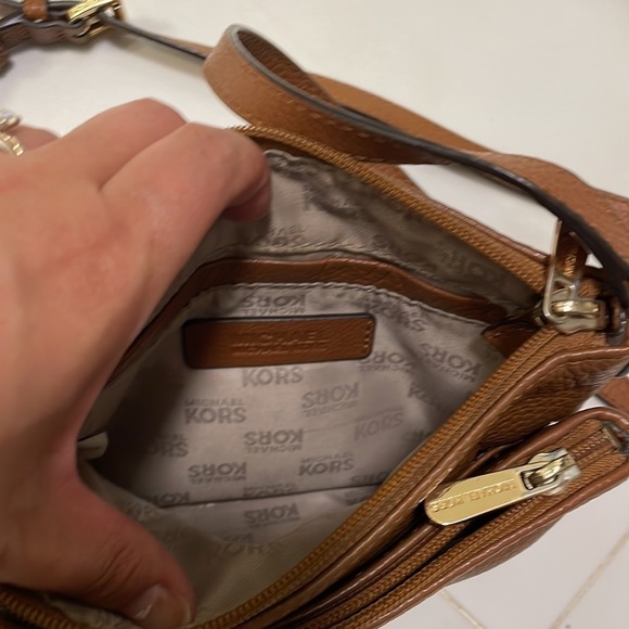 Michael Kors Brown Crossbody Bag with Gold Details - Picture 3 of 11